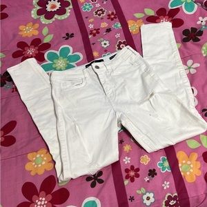 Hollister White Jeans size 26/ 3S
